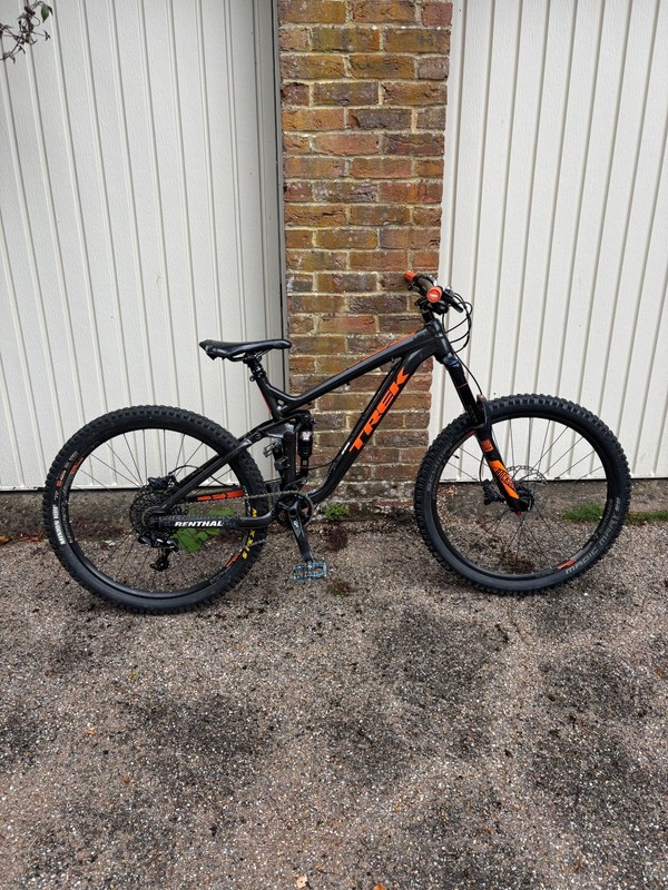 Trek Slash 8 medium mountain bike