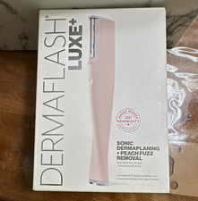 DERMAFLASH LUXE Sonic Dermaplaning Razor Peach Fuzz Remover Pink w/4 Cartridges