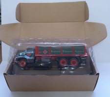 Menards   1:48 Die-Cast  Railway Express Agen...