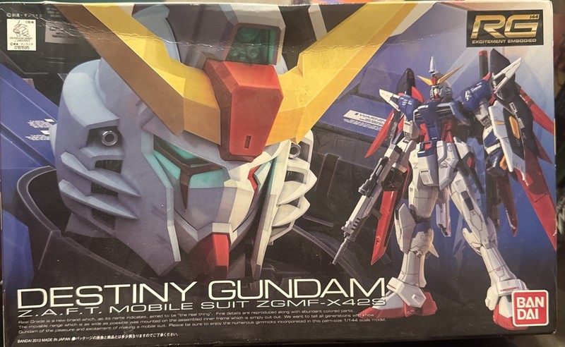 2013 Gunpla 1/144 BANDAI Gundam RG ZGMF-X42S Destiny Gundam ZAFT Mobile Suit