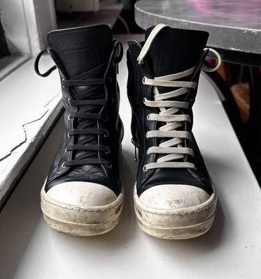 Leather High top rick owens ramons beaters with black and white shoe laces