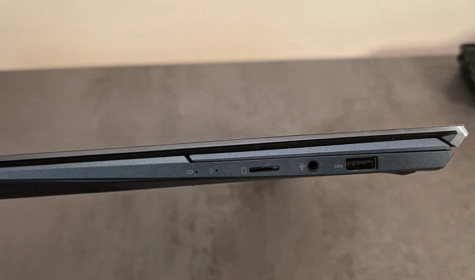 ASUS ZenBook Duo UX482EG Laptop, Intel Core i7 Processor, 32GB RAM, 1 TB SSD - Bild 4 von 4