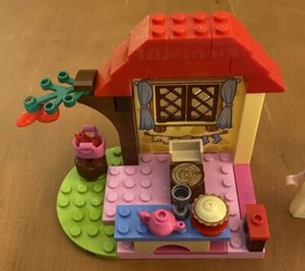 LEGO Juniors 10738 Snow White's Forest Cottage - Complete - See Description