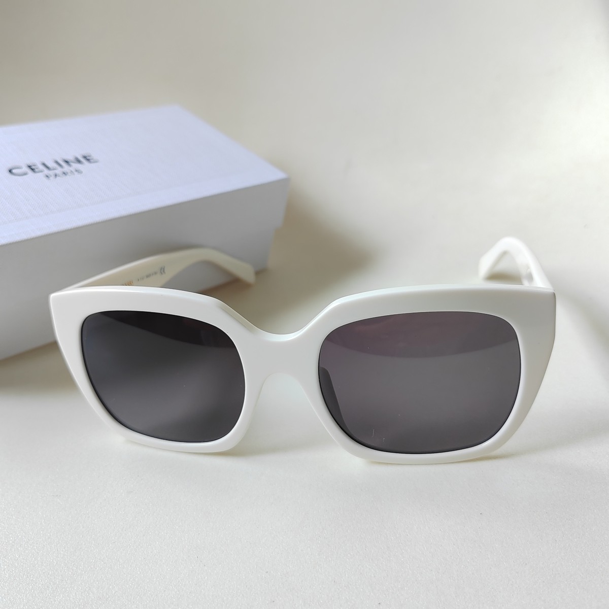 RYO【CELINE/セリーヌ】サングラス　CL40198F　キャット CELINE Monochroms CL40198F Butterfly Sunglasses | Fashion