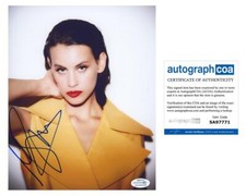 Milena Smit "Parallel Mothers" AUTOGRAPH Signed 8x10 Photo H ACOA