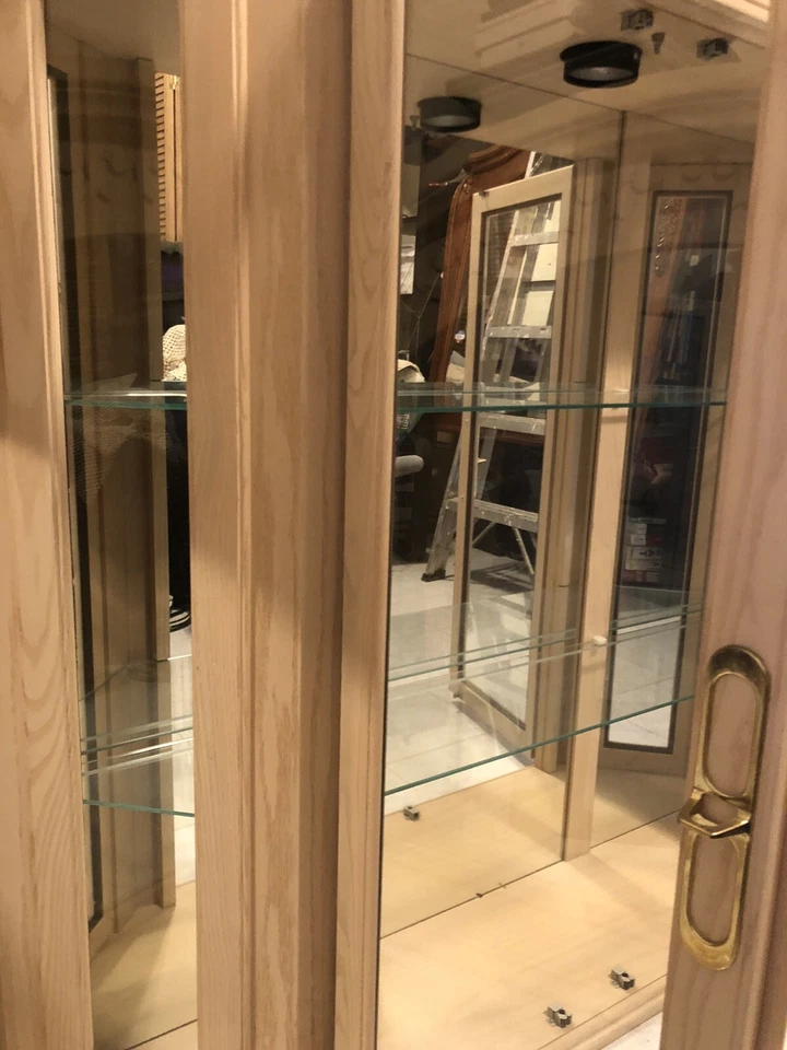 展示柜/奖杯盒带玻璃门,镜面背面,内置灯 — 第 2/4 张图片