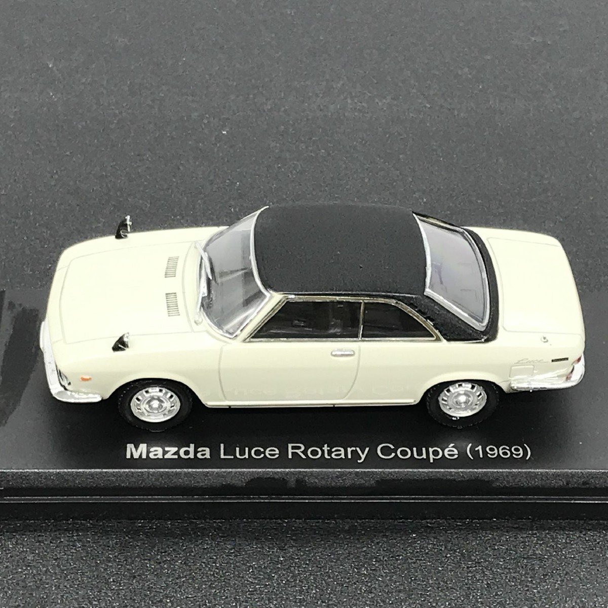 【新品未開封】Mazda Luce Rotary Coupe 1969 1/24 Mini Car Mazda Luce Rotary Coupe 1969 1/43 Scale Box Display