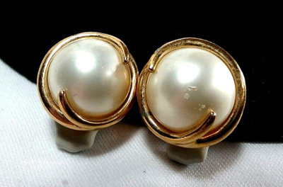 Vintage Gold Ciner Earrings