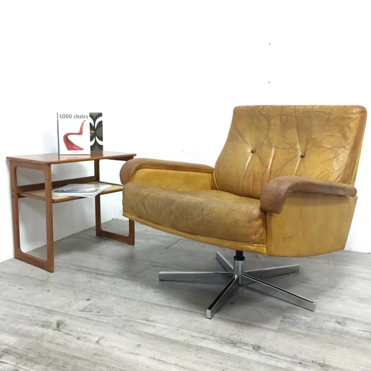 Cognac leather sale lounge chair