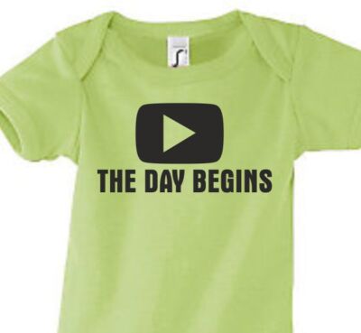 Babybody Body bedruckt Textildruck Strampler Geburt Geschenk PLAY DAY BEGINS 74