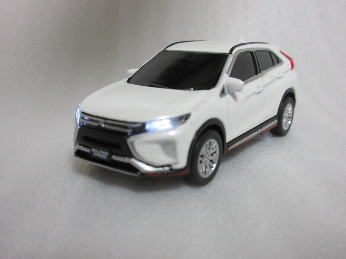 Mitsubishi Eclipse Cross White 2018 1:64 Diecast Pull Back Car