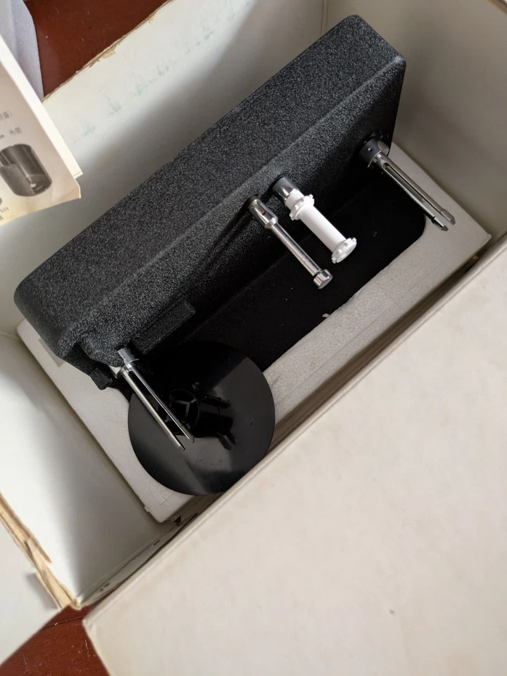 Cámara fotográfica Canon con cargador IOB - Compatible con Canon F1 - 250 fotogramas 35 mm Foto 3 de 4