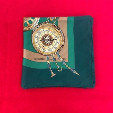 HERMES Vintage Carr 90 PARMI LES FLEURS JE COMPTE LES HEURES Silk Scarf Green