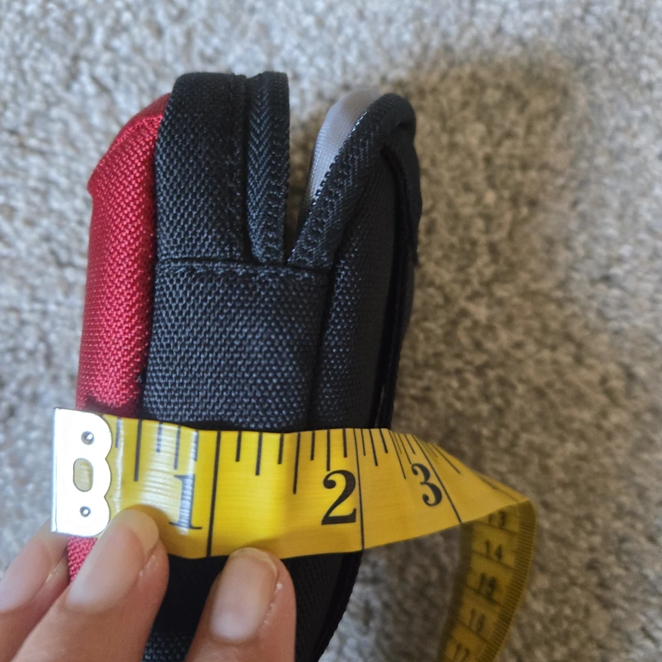 LowePro Tahoe 30 Camera Belt Pouch Bag 5.5 x 1.5 x 3.5in Red Compact FLAW - Image 4 of 4