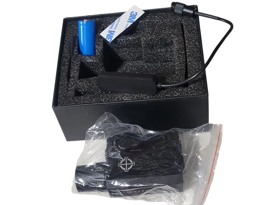 Mini linterna combinada SIGHTMARK SM25012 LoPro y mira láser verde - ¡NUEVO EN CAJA! Foto 2 de 4