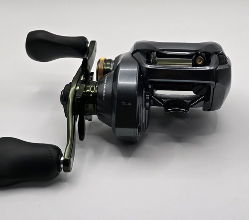 Shimano Curado DC 200 HG Baitcast Reel Right Hand from Japan - Picture 4 of 14