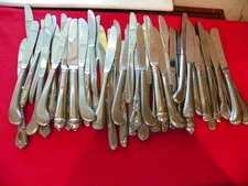 LOT 50 MIXED STAINLESS DINNER KNIVES  Wedding Catering Crafts  lot 47