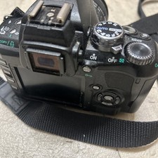 Olympus E-410 Digital SLR Camera w/ 14-42mm  40/150mm Lens, Battery no charger