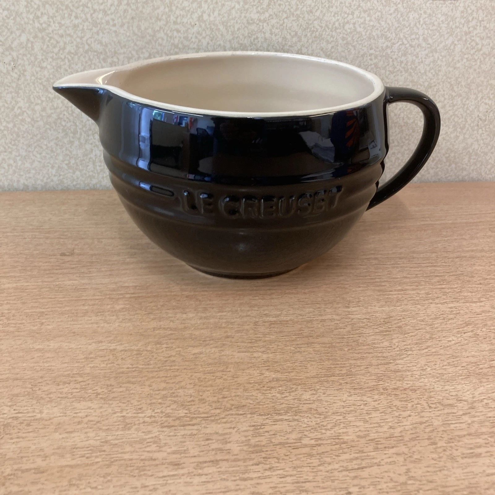 Le Creuset Black Stoneware Ceramic 2L Mixing Jug with Handle