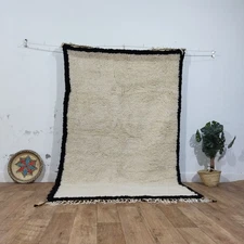 Moroccan Unique Handmade Berber Rug 5'x7'6 Traditional Black White Wool Rug