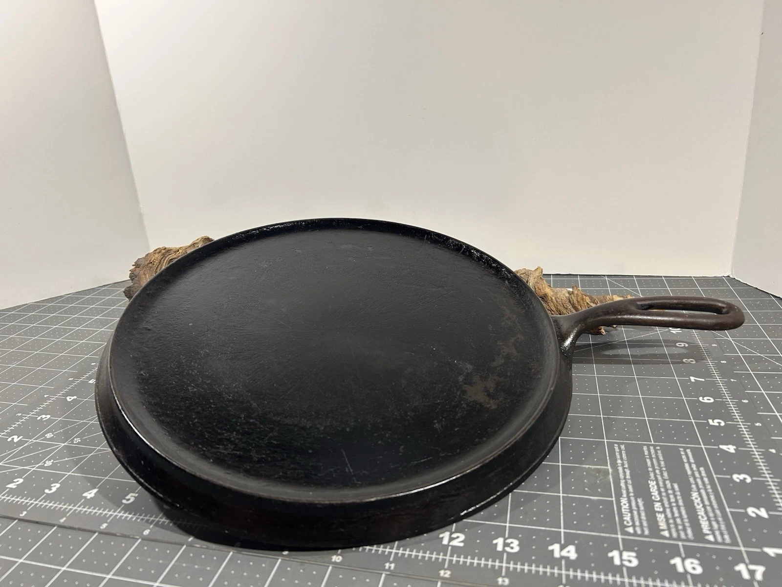 Cast Iron Wagner Ware Round Griddle Skillet 10 ARC "WAGNER" LOGO 1891-1910