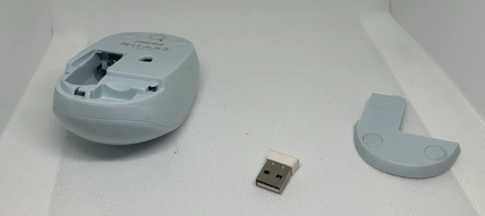 Seena Wireless Battery ChargeMouse 2.4GHz/USB, Silent Click, Portable, Baby Blue - Image 4 of 4