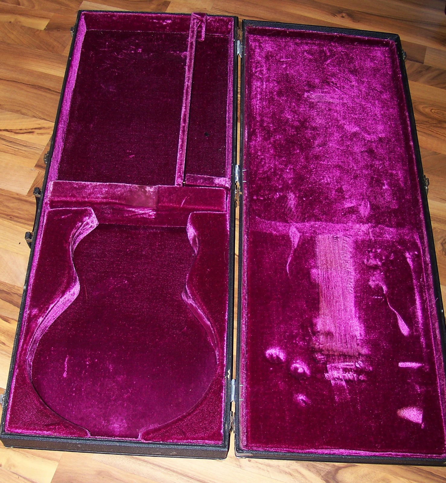Gibson Les Paul Guitar Hardshell Case Rectangle Vintage Black w /  Purple Interior