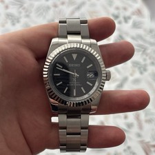 Modifizierte Armbanduhr (Custom Build) mit NH35 Automatikwerk.