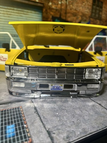 RC4WD CUSTOM 1985 Toyota 4Runner Complete Toy Story Pizza Planet Style Body Only - Picture 21 of 24