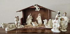 VTG Japan Nativity Scene w/Wood Manger Christmas. Paper Mache Composite x11.