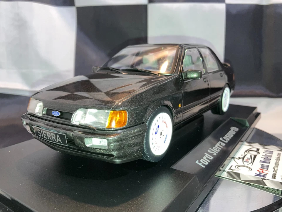 Coche De Modelo 1:18 Grupo MCG18306 Ford Sierra Cosworth Gris Metálico 1988 - Imagen 2 de 4