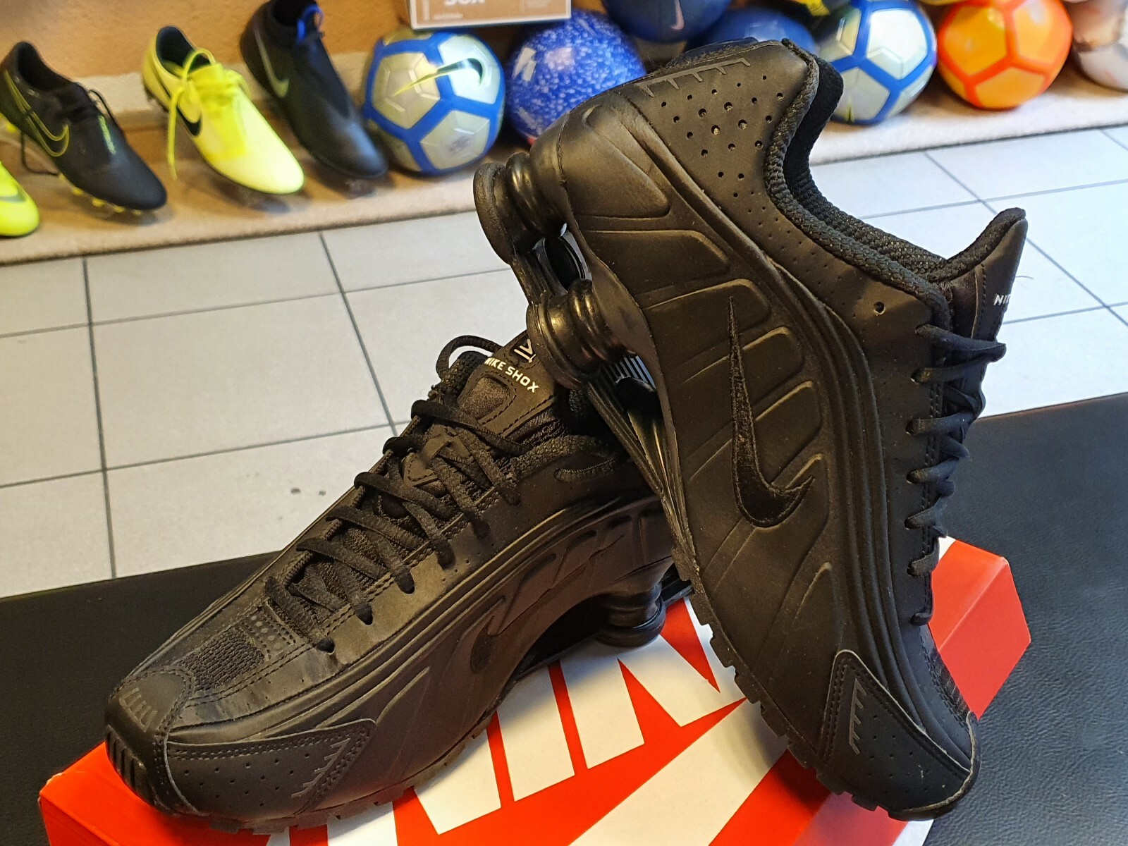 nike shox r4 42