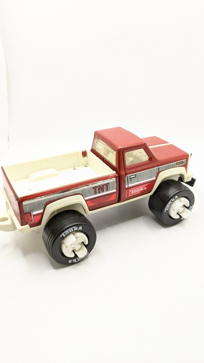Vintage Tonka Truck With Removable Wheels