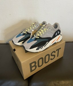 adidas 700 v1