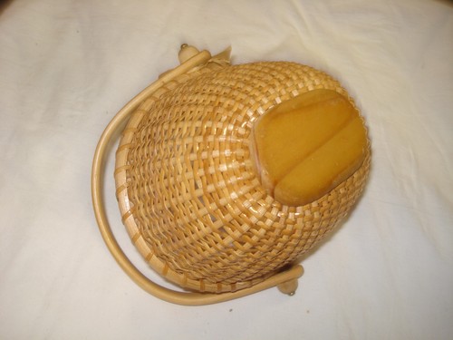 Vtg NANTUCKET Wicker Mini Basket Rattan Wood Base & Handle - Picture 2 of 2