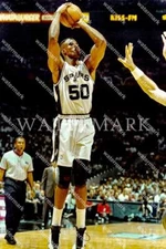 EI357 David Robinson San Antonio Spurs 8x10 11x14 16x20 Photo