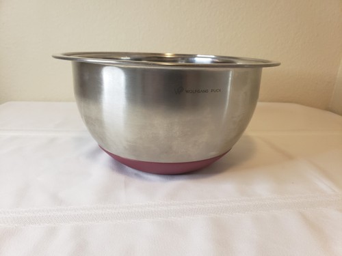 Wolfgang Puck's 2-Quart Stainless Steel Mixing Bowl Rubber Bottom - Picture 2 of 6