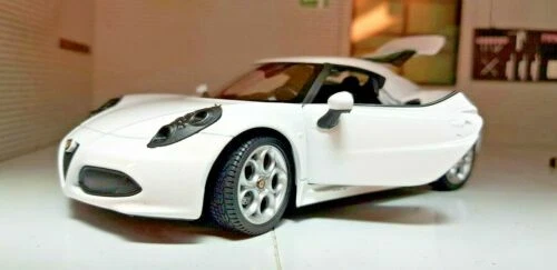 Auto di modellismo statico WELLY per Alfa Romeo