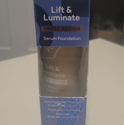 No7 Lift & Luminate Triple Action Serum Foundation Medium Coverage SPF 15 1oz
