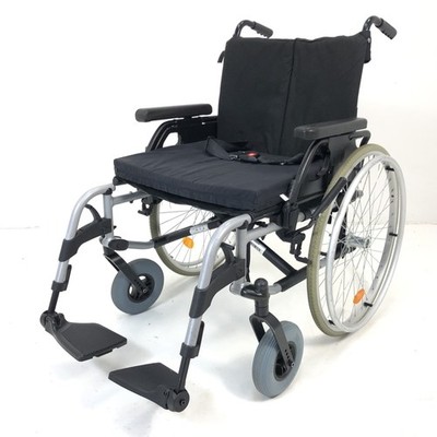 Rollstuhl Breezy Rubix² Faltrollstuhl Sitzbreite 52 cm Steckachsen Reise K5910