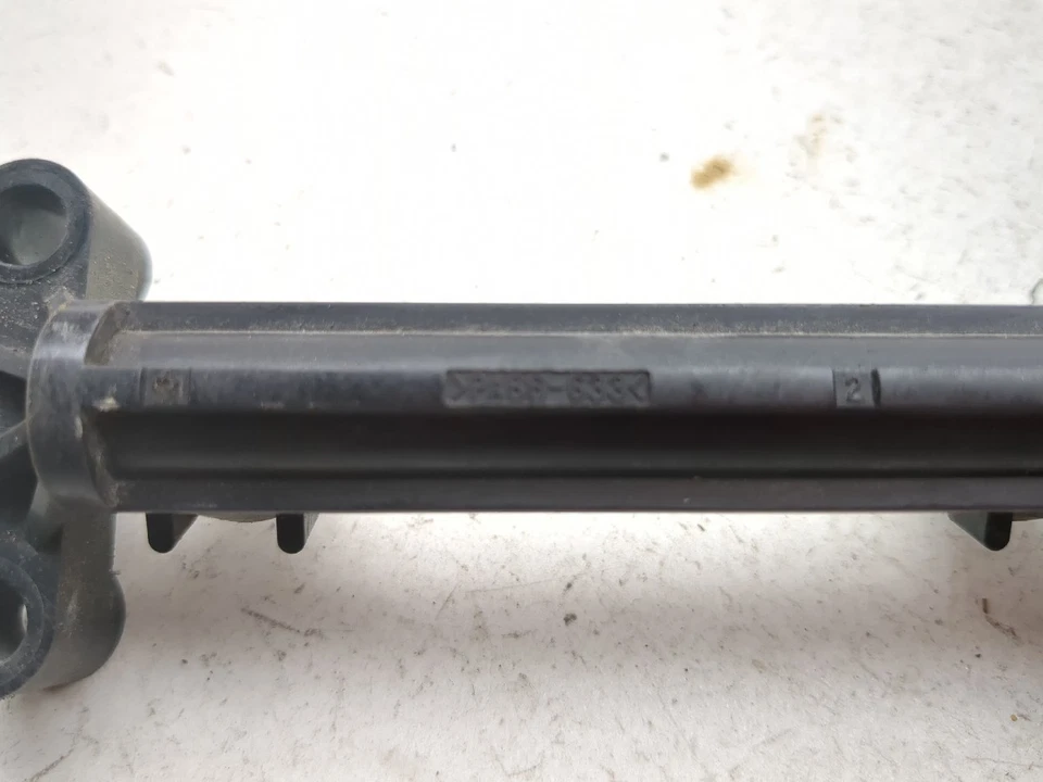 04 05 Carril inyector de combustible de gas Suzuki GSXR 600 750 Foto 4 de 4