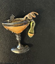 Silver Tone Cocktail Drink Yellow Sandal  Brooch Pin Jewelry YV-93