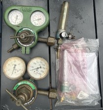 Oxygen Flow Meters And Regulators