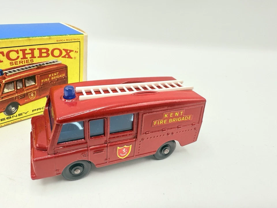 Matchbox Lesney No. 57c Land Rover Fire Truck Near Mint & Boxed - Image 3 of 4