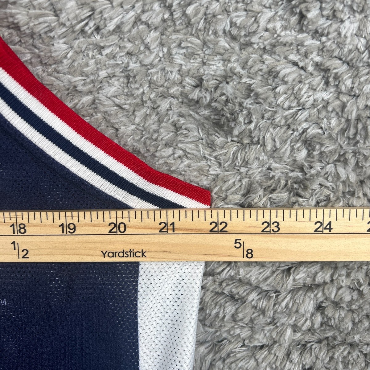 Rare Vintage Nike Ray Allen UCONN Connecticut Huskies Rare Vintage Nike Ray Allen UCONN Connecticut Huskies