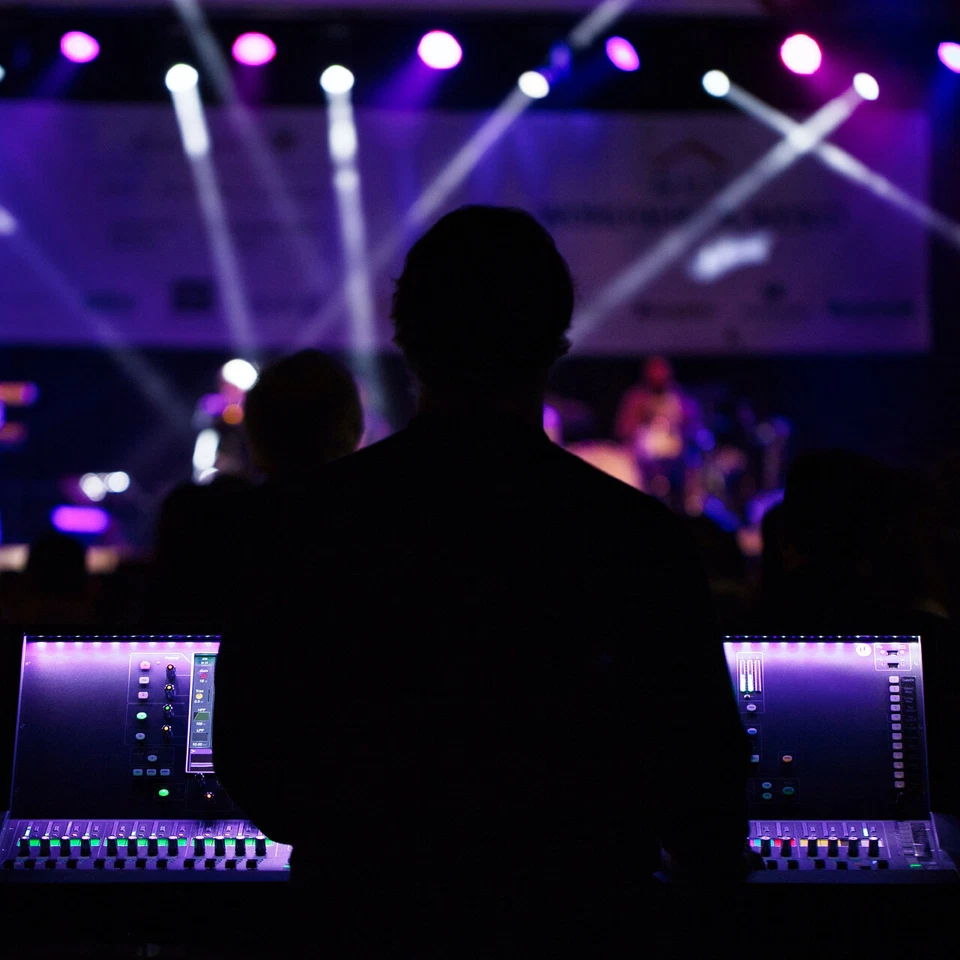 DMX Patch Cable 5-Pin Right Angle XLR Male to Female - 120 ohm DMX512 Data Cord - Image 4 of 4