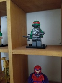 LEGO Teenage Mutant Ninja Turtles Armored Raphael Minifigure from Set 79119 EUC 