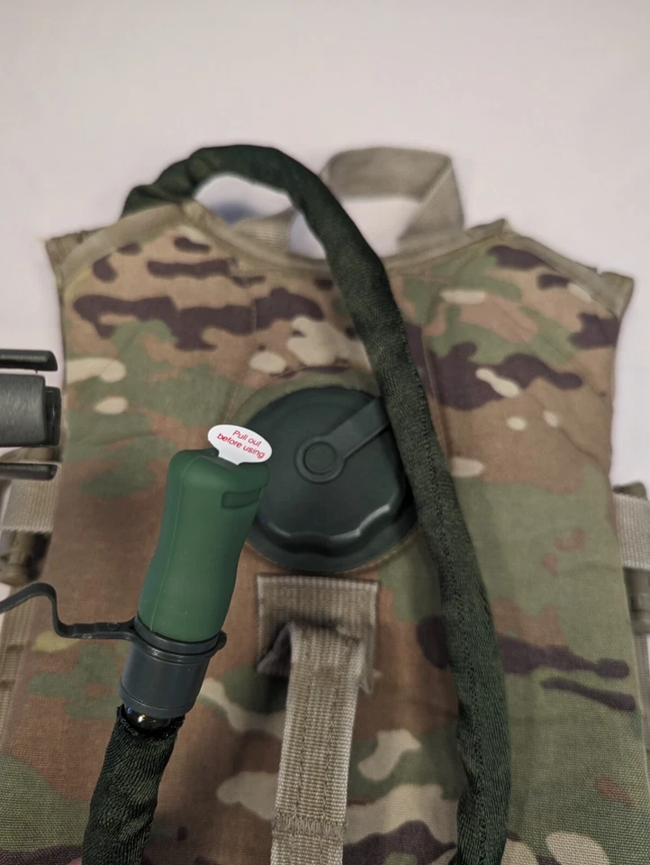 Sistema de hidratación USGI OCP Multicam Molle II 3L/100 oz portador con vejiga nueva Foto 2 de 4