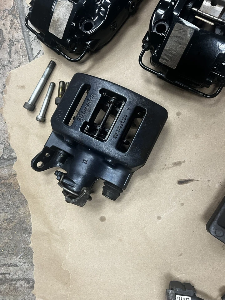 Pinça traseira direita Ferrari F430 para freio de mão 175921 228022 doador 3500 milhas - Imagem 3 de 4