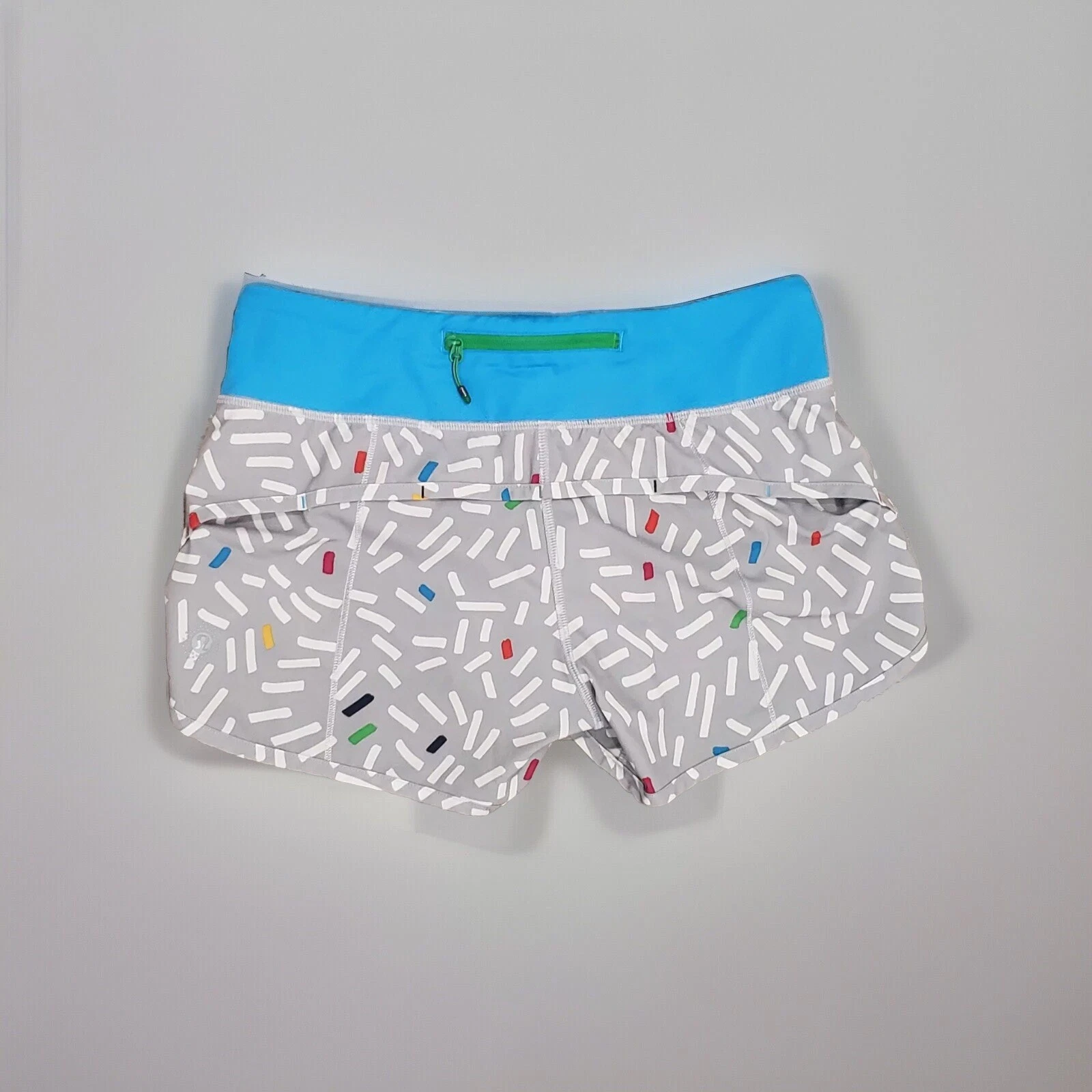 Lululemon Speed Short 2015 Seawheeze Grey White and Colored Squiggles Size 6
Opens in a new window o